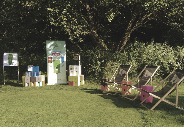 Förderturm-Liegestühle und Cooling Cubes beim Benefeiztunier auf dem Golfplatz Lüderich.